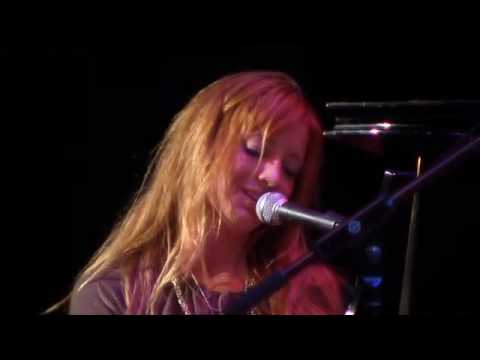 Alissa Moreno- Every Day- Live at the 2010 Key West Songwriters' Festival