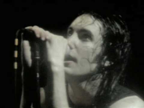 Nine Inch Nails: Hurt (live) (1995)