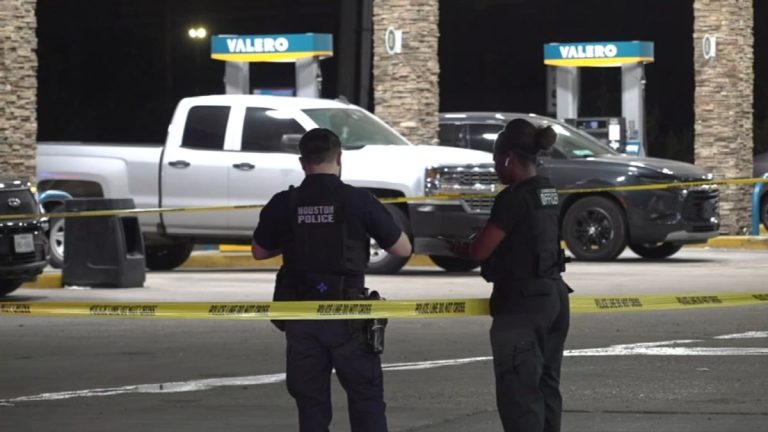 Gas station security guard kills NE Houston gunman