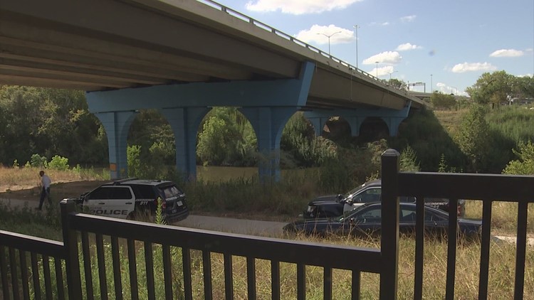 Man found dead under bridge in downtown Houston, identified