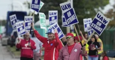 Former industry leader slams Ford’s deal with UAW: ‘This was a gun to the head’