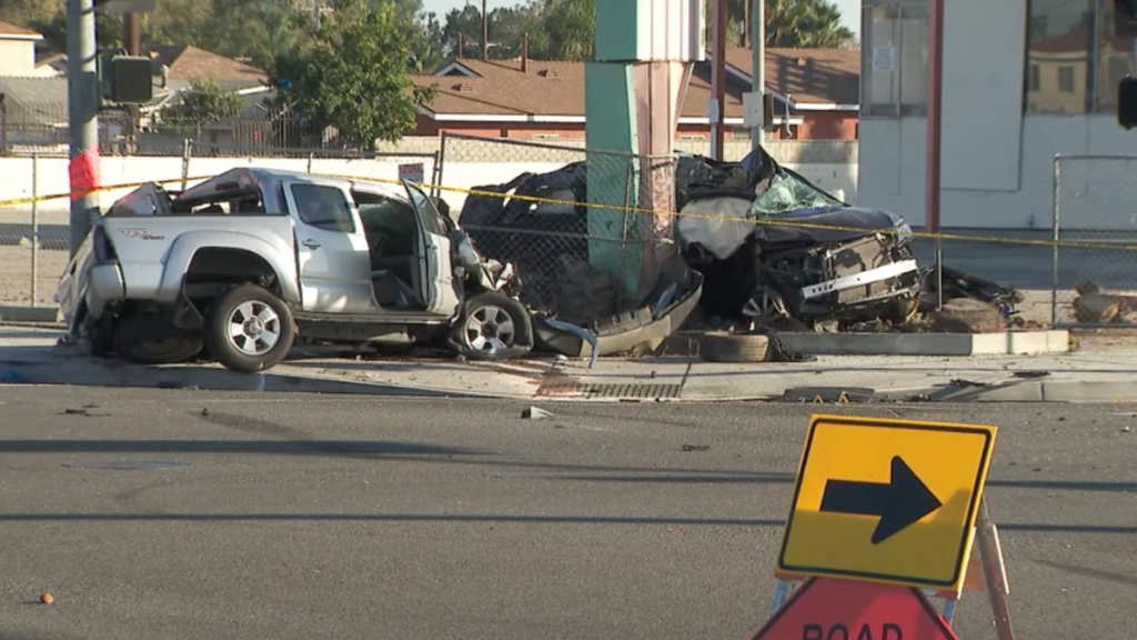 Downey car crash claims the lives of Los Angeles County official and