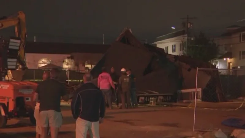 New Jersey bar demolished after construction workers trapped inside