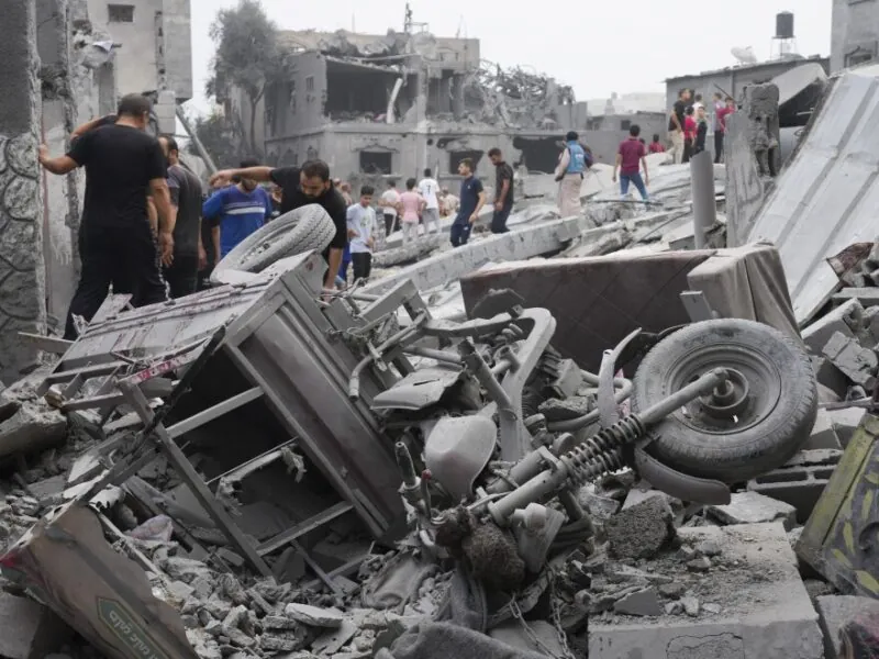 Thousands break into UN warehouses in Gaza; satellite images show destruction in Gaza