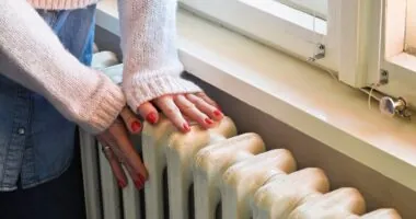 When are landlords required to turn on heat