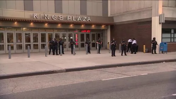 Kings Plaza Mall reopens after being evacuated due to bomb threat; NYPD