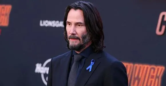 Masked intruders break into Keanu Reeves’ $7 million Hollywood mansion and steal a firearm before fleeing the scene