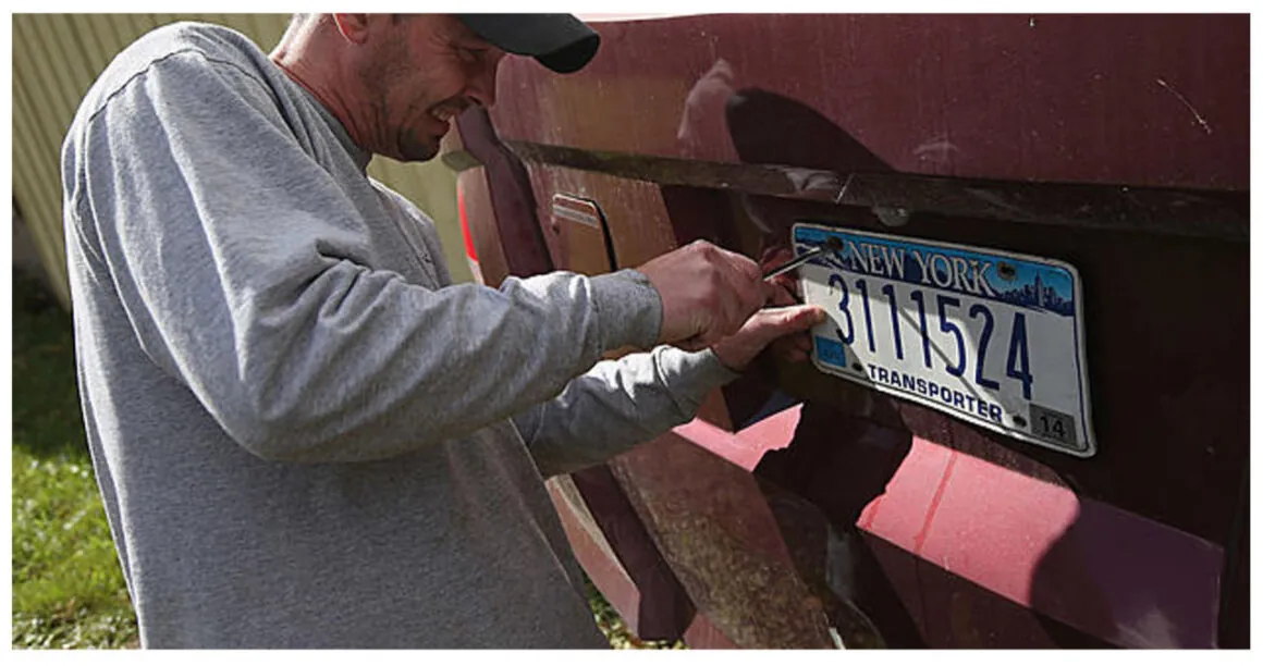 What is the legal time frame for driving with expired tags in New York?